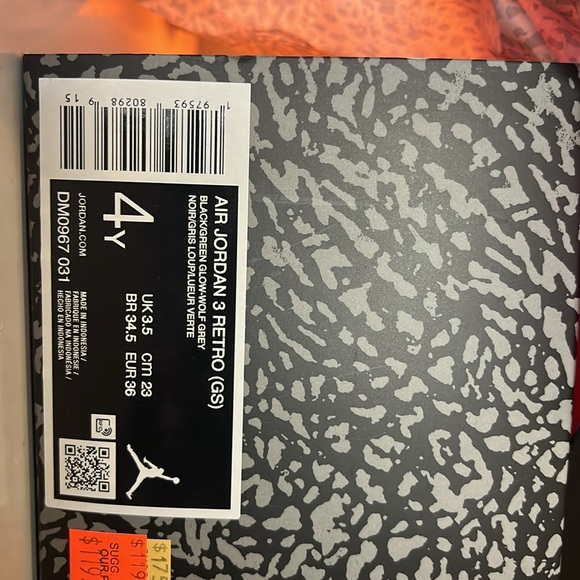 Brand New: Air Jordan 3 Retro (GS) - Picture 11 of 11